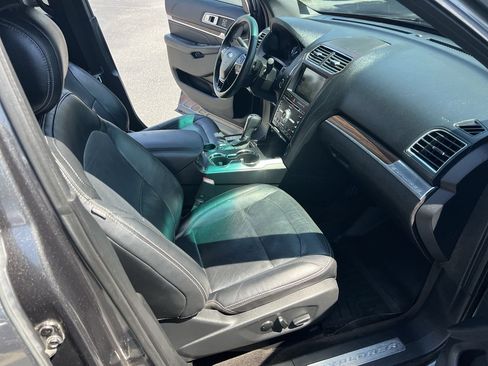 Used 2016 Ford Explorer Limited FWD image 35