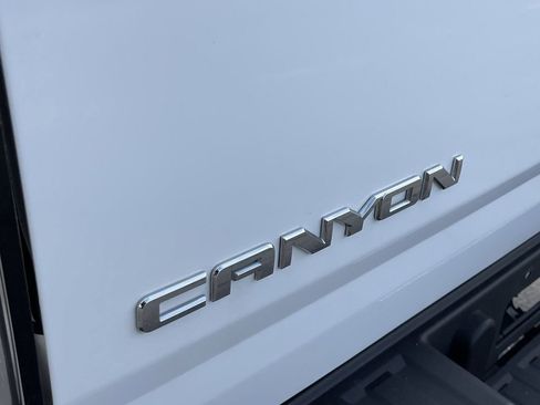 Used 2017 GMC Canyon SLE image 8