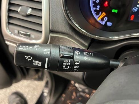 Used 2018 Jeep Grand Cherokee Limited image 12