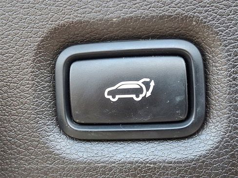 Used 2020 Hyundai Santa Fe Limited image 27