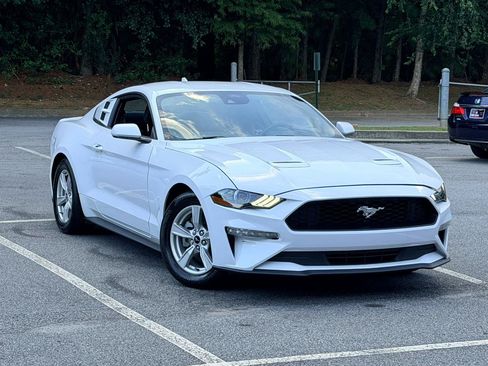 Used 2022 Ford Mustang Coupe RWD image 3