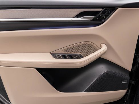 Certified 2025 Porsche Macan 4 Electric image 14