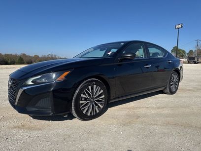 Used 2024 Nissan Altima 2.5 SV