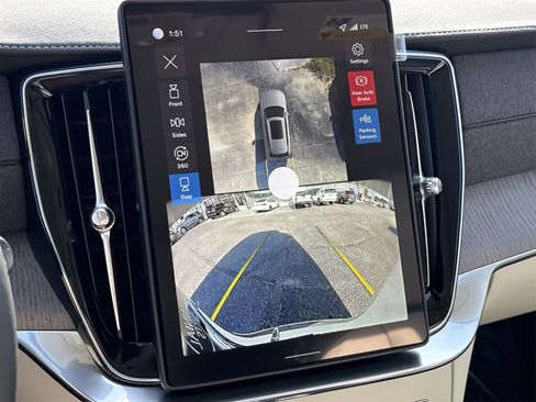 New 2026 Volvo XC90 B6 Ultra w/ Protection Package image 27