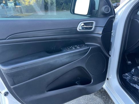 Used 2020 Jeep Grand Cherokee Altitude image 36