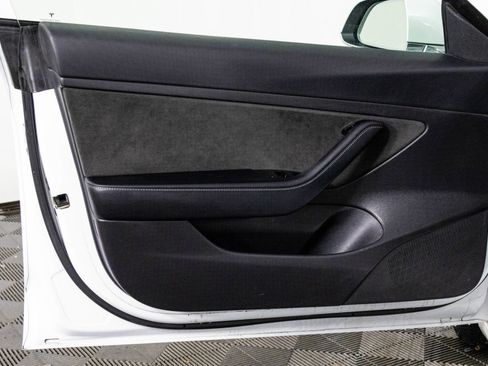 Used 2020 Tesla Model 3 Standard Range Plus image 33