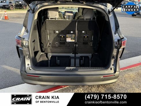 Used 2025 Toyota Sienna LE image 7