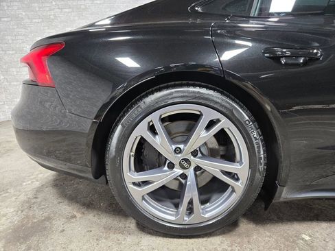 Used 2022 Audi e-tron GT Premium Plus image 58