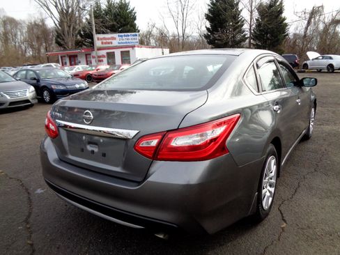 Used 2016 Nissan Altima 2.5 S w/ Power Driver Seat Package image 5