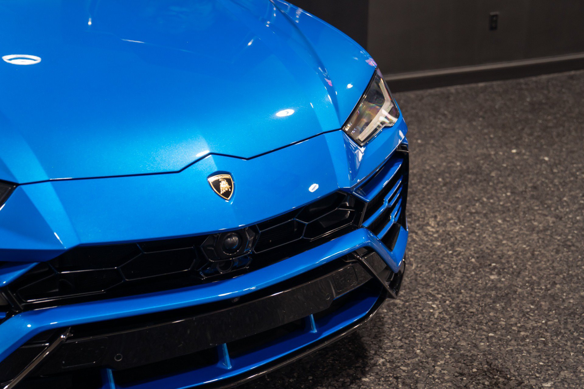 Used 2019 Lamborghini Urus AWD/4WD image 12