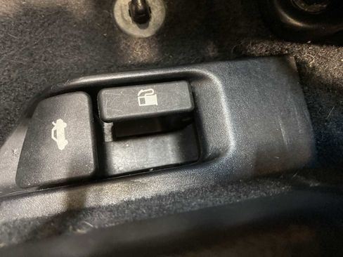 Used 2015 Toyota Camry XSE image 25