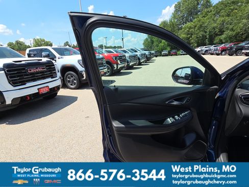 Used 2023 Buick Encore GX Preferred w/ Cold Weather Comfort Package AWD/4WD image 12