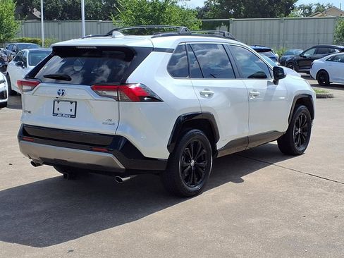 Used 2022 Toyota RAV4 SE AWD/4WD image 4