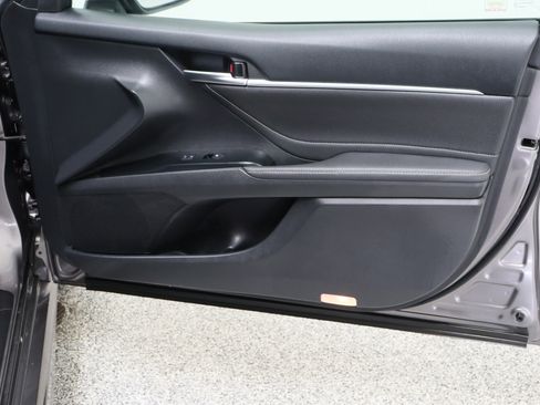 Used 2018 Toyota Camry XSE image 37