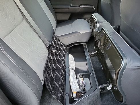 Used 2021 Toyota Tacoma TRD Off-Road image 18