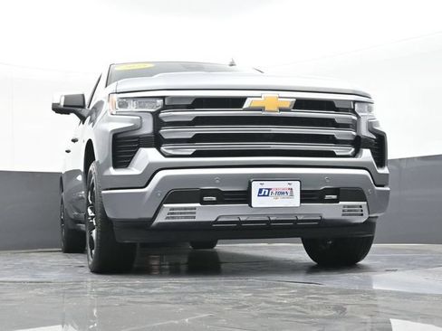 Used 2025 Chevrolet Silverado 1500 High Country AWD/4WD image 64