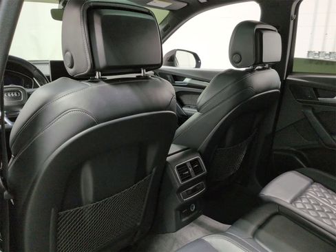 Used 2019 Audi SQ5 Premium Plus w/ Premium Plus Package image 19