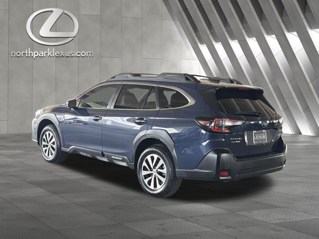 Used 2025 Subaru Outback Premium AWD/4WD image 2