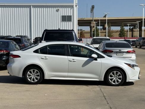 Used 2025 Toyota Corolla LE FWD image 3