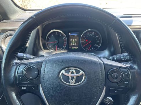 Used 2018 Toyota RAV4 SE w/ Power Extra Value Package AWD/4WD image 11