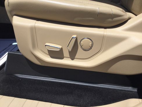 Used 2015 Ford F150 Lariat AWD/4WD image 8