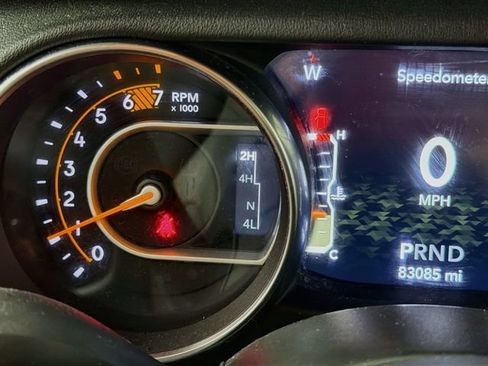 Used 2021 Jeep Wrangler Unlimited Sahara w/ Uconnect 4C Nav & Sound Group AWD/4WD image 13