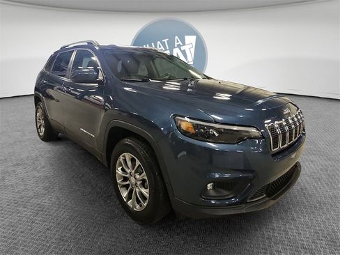 Used 2019 Jeep Cherokee Latitude Plus w/ Cold Weather Group image 1