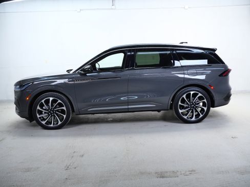 Used 2024 Lincoln Nautilus Black Label AWD/4WD image 9