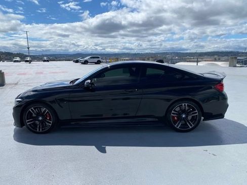 Used 2020 BMW M4 Coupe w/ Competition Package RWD image 5