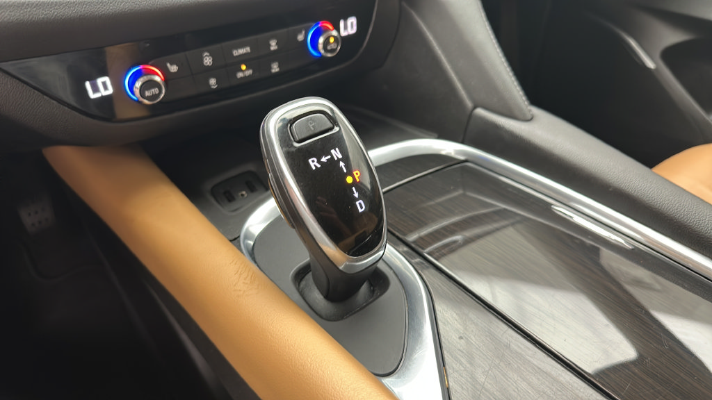 Used 2019 Buick Enclave Essence AWD/4WD image 21