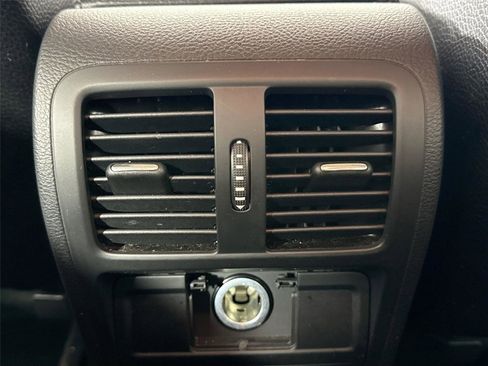 Used 2013 Volkswagen CC Sport image 33