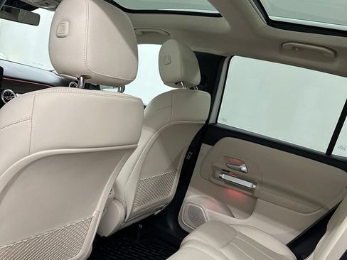 Used 2022 Mercedes-Benz GLB 250 4MATIC image 24
