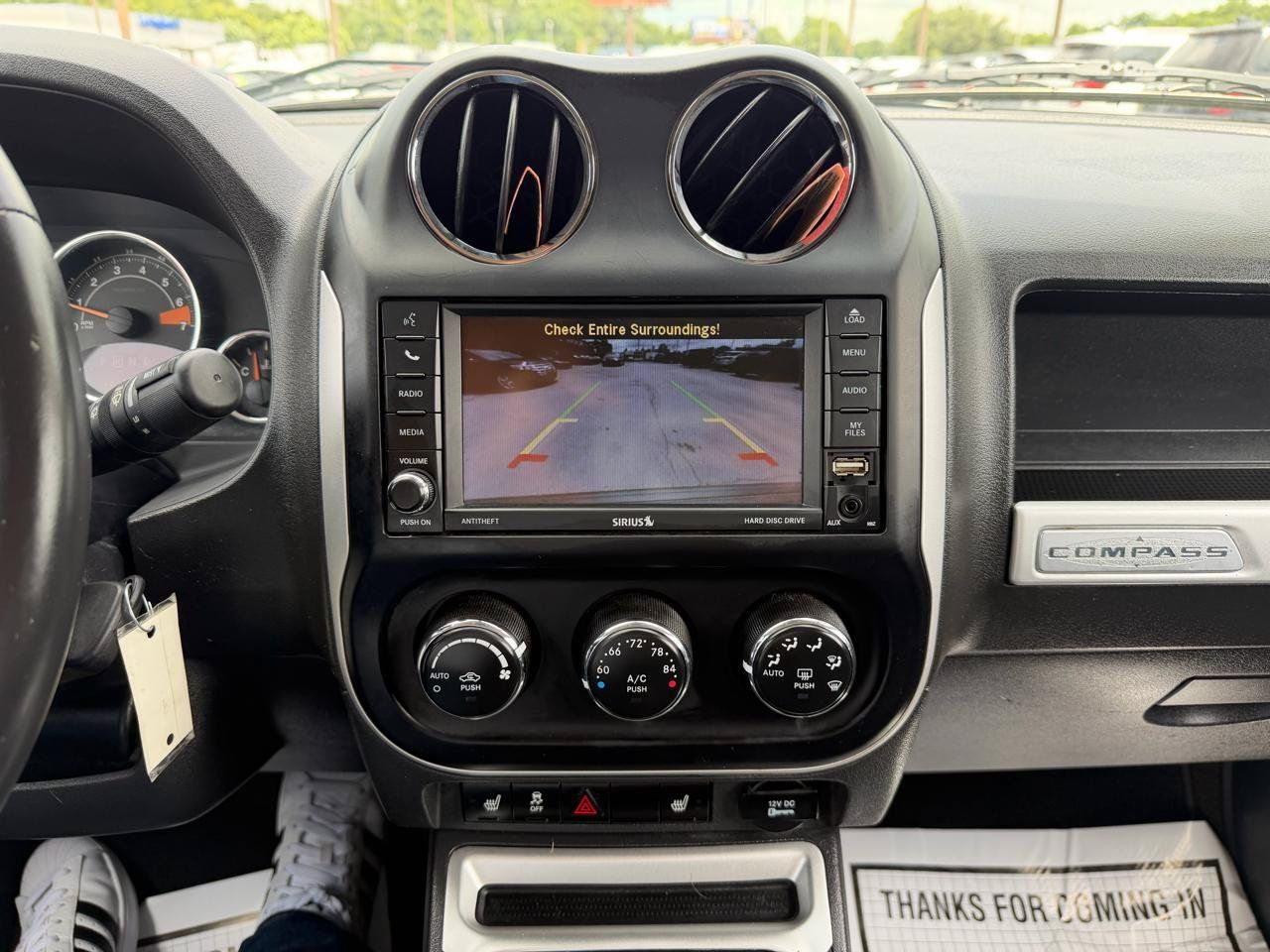 Used 2017 Jeep Compass Latitude FWD image 15