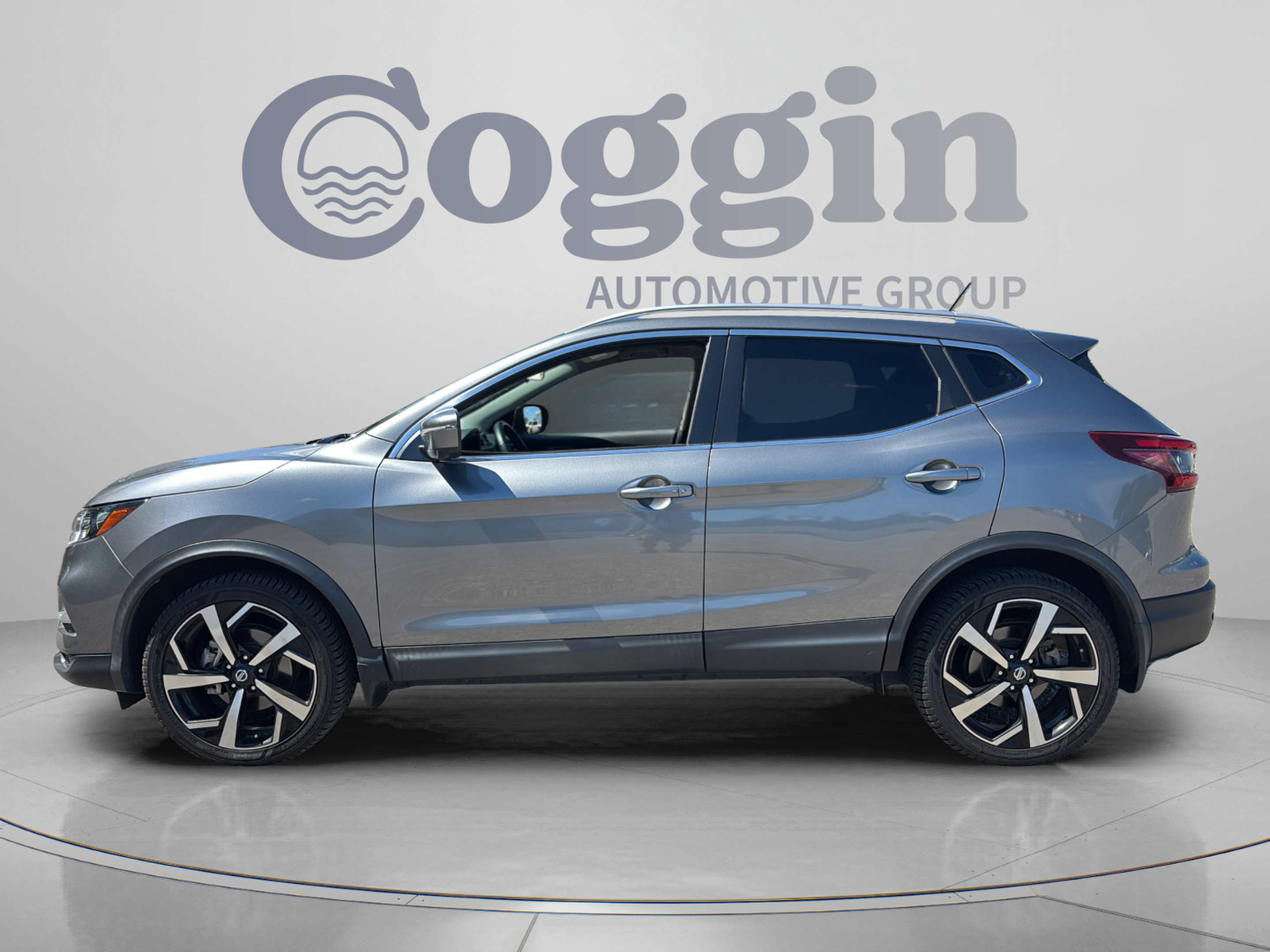 Used 2022 Nissan Rogue Sport SL AWD/4WD image 2