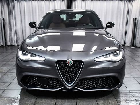 Used 2024 Alfa Romeo Giulia Ti AWD/4WD image 2