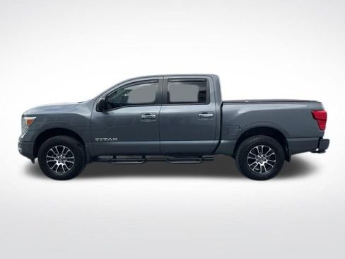 Used 2021 Nissan Titan SV w/ SV Convenience Package image 4