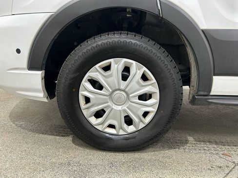 Used 2024 Ford Transit 350 XLT image 13