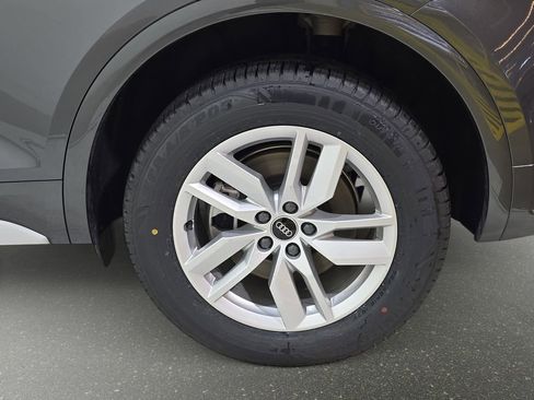 Used 2023 Audi Q5 2.0T Premium w/ Convenience Package image 31