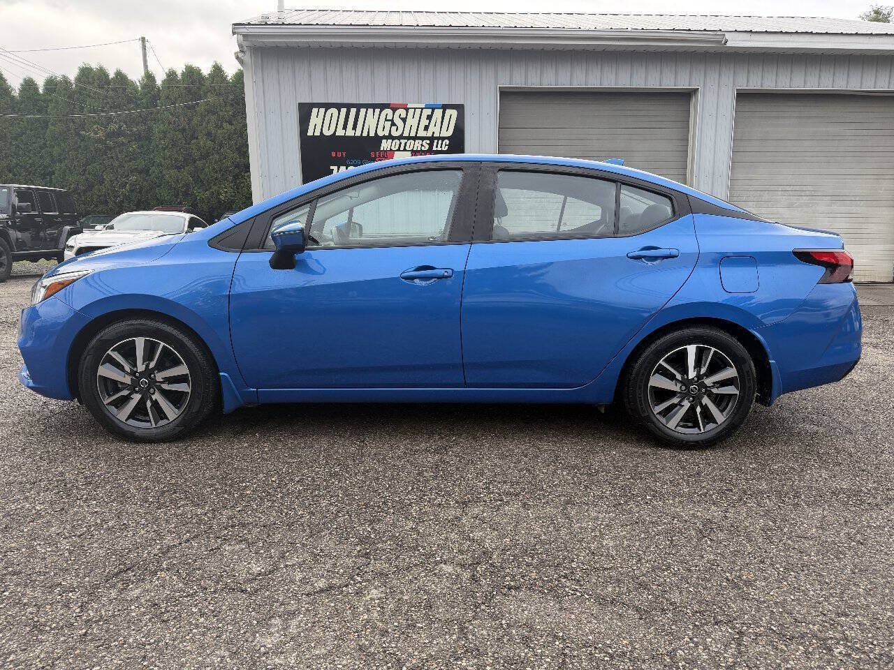 Used 2021 Nissan Versa SV FWD image 9