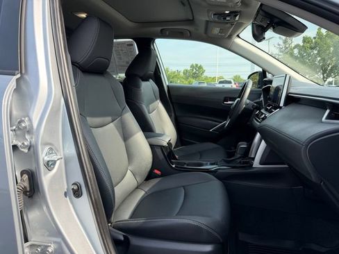 Certified 2025 Toyota Corolla Cross XLE w/ Convenience Package AWD/4WD image 18