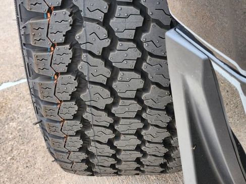 New 2026 Land Rover Defender 110 AWD/4WD image 11