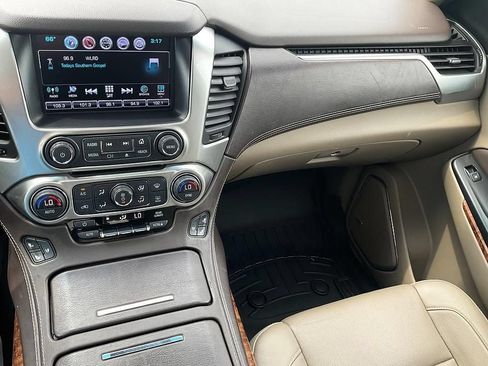 Used 2017 Chevrolet Suburban Premier AWD/4WD image 5