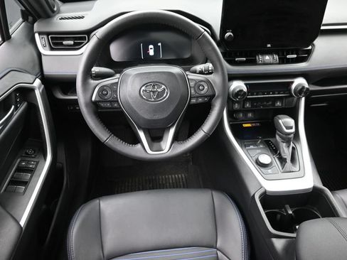 Used 2023 Toyota RAV4 XSE AWD/4WD image 14