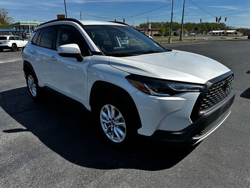 Used 2022 Toyota Corolla Cross LE image 14
