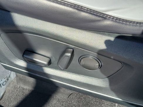 Used 2021 Ford Explorer XLT w/ Equipment Group 202A RWD image 20