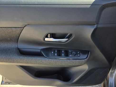 New 2027 Nissan Kicks SV w/ SV Premium Package FWD image 16