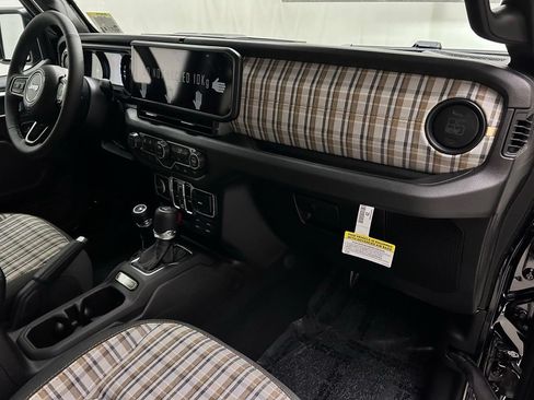 New 2026 Jeep Gladiator Mojave AWD/4WD image 19