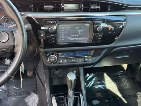 Used 2015 Toyota Corolla S FWD image 19