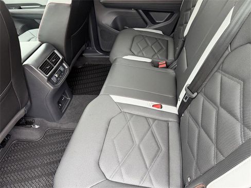 Certified 2025 Volkswagen Atlas Peak Edition SE image 23