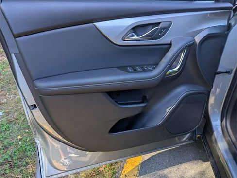 New 2025 Chevrolet Blazer LT image 8